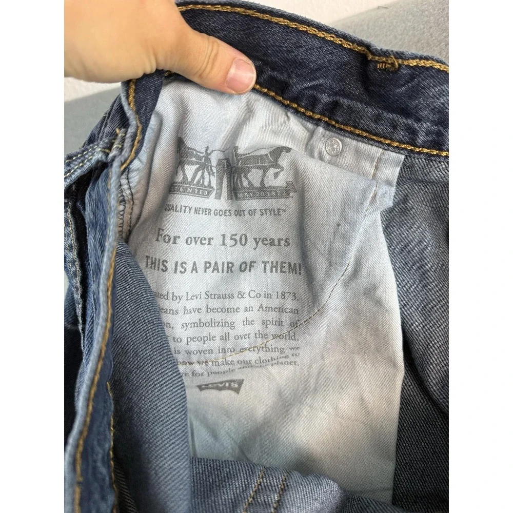 Levi's 565 Jeans Mens 38x32 Med Wash Blue Relaxed Straight Distressed Denim